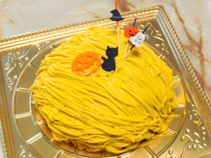 南瓜のシフォンロールケーキ