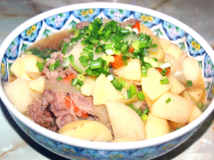 牛コマと根菜の甘辛煮