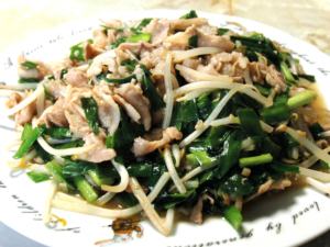 豚バラ肉のニラもやしのスタミナ