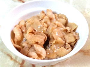 豚ばらのポークチャップ丼