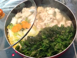 手羽元とほうれん草の常夜鍋