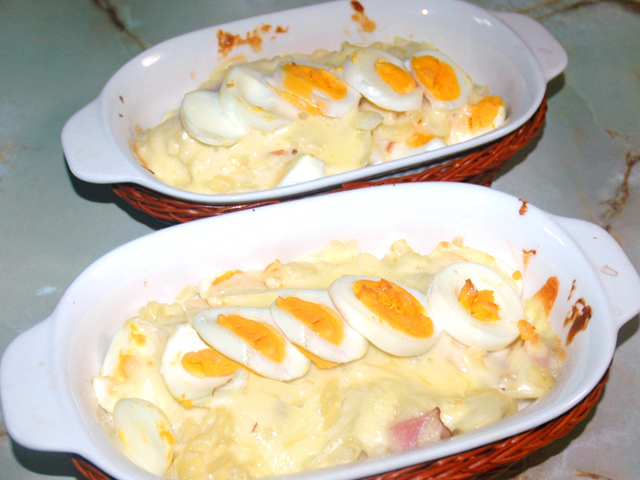 自作ホワイトソースからのエッググラタン