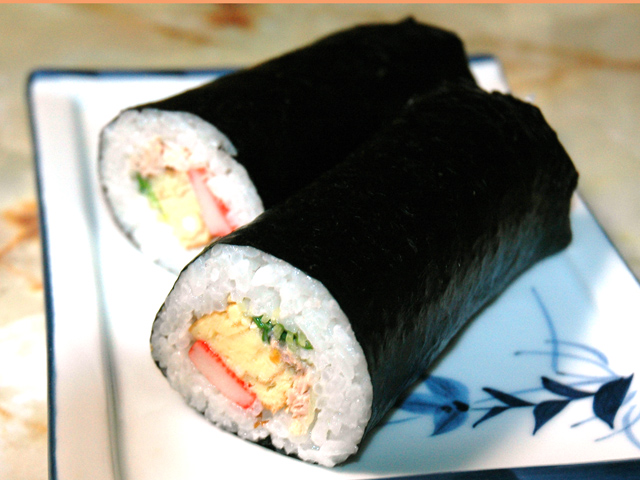 100均の巻きすで作る恵方巻き