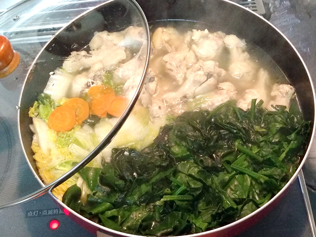 手羽元とほうれん草の常夜鍋