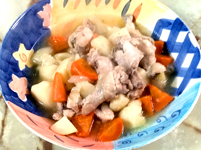 手羽元を使った圧力鍋のシンプルポトフ