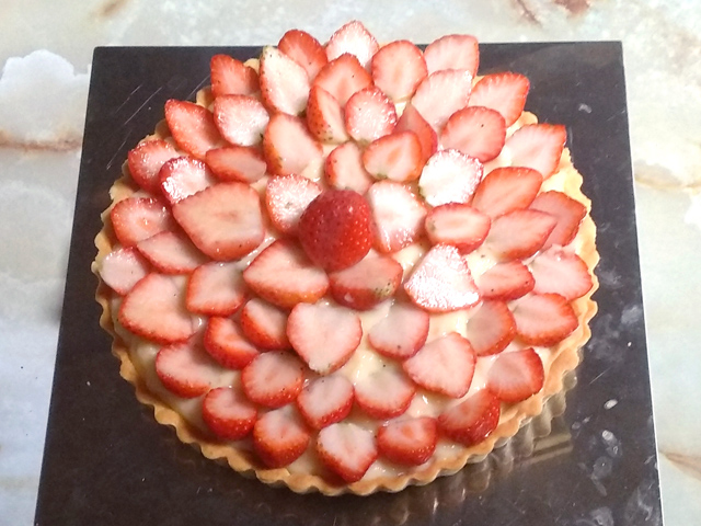 全卵カスタードの苺タルト