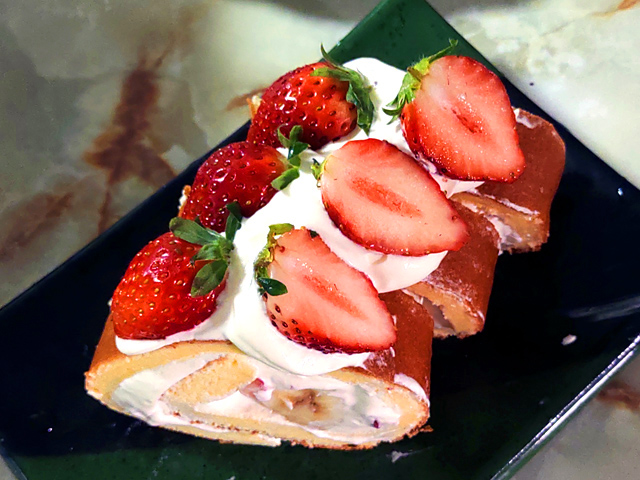 苺とバナナのフルーツロール