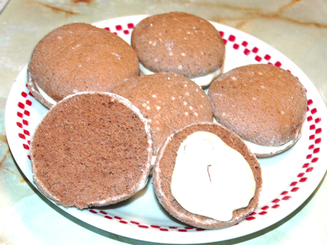 ココアのふかふかバターレーズンブッセ