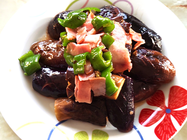 なすとベーコンの醤油煮びたし