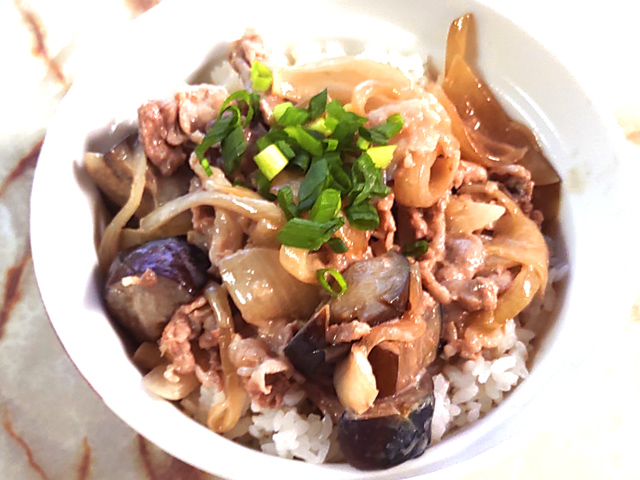 豚こまと野菜の照り焼きマヨ丼