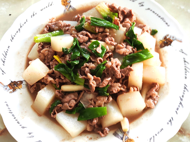 牛こまとこんにゃくの味噌煮