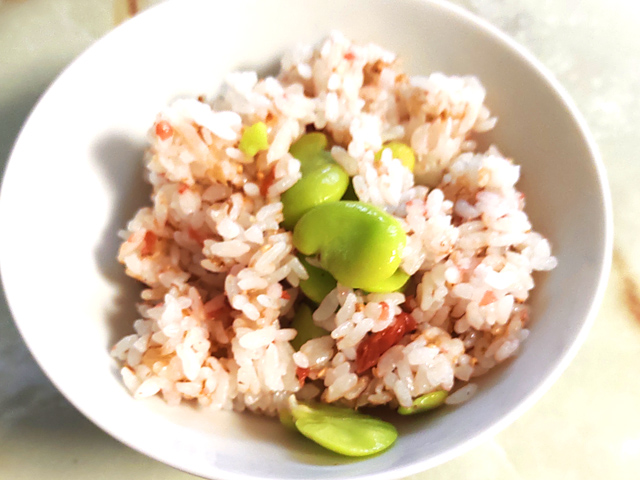 そら豆と梅干のさっぱり混ぜご飯
