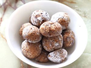 コーヒー味のスノーボールクッキー