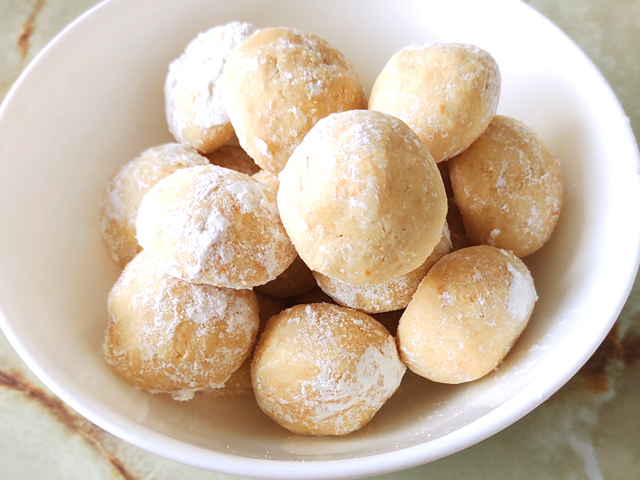 人参とピールのスノーボールクッキー