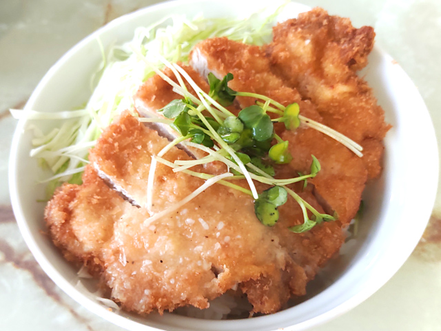 塩だれのキャベツたっぷりカツ丼