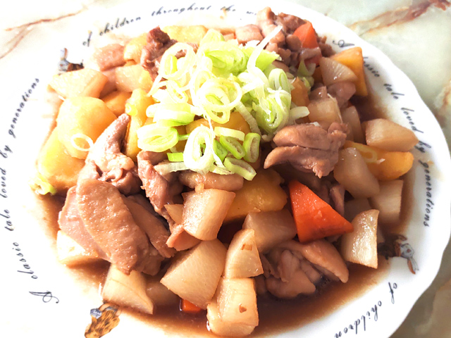 レンジで時短!鶏モモと根菜の甘辛炒め