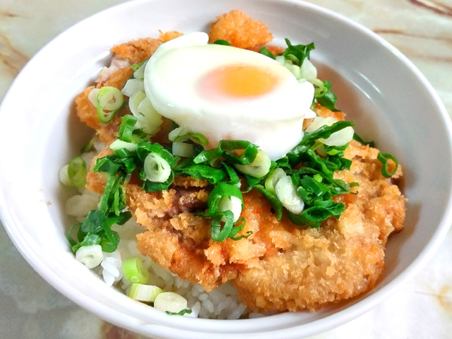かつや風！ネギ玉カツ丼
