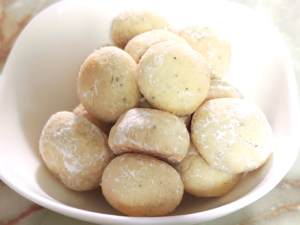 紅茶とホワイトチョコのスノーボールクッキー