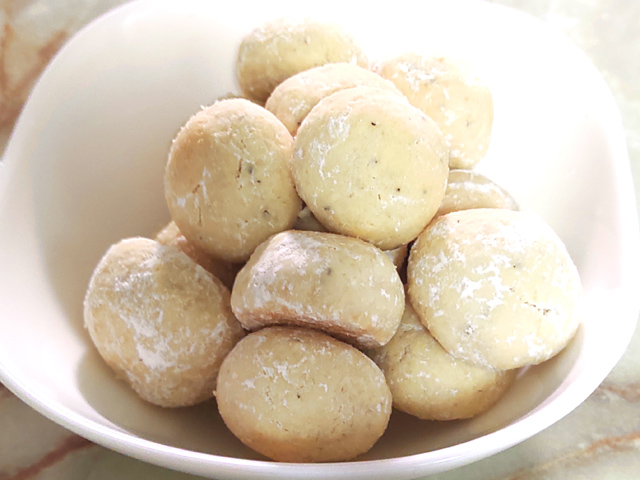 紅茶とホワイトチョコのスノーボールクッキー