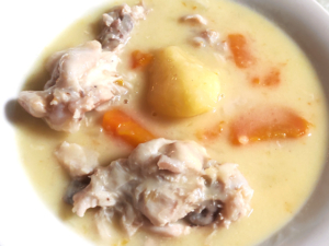 手羽元のシンプルなクリームシチュー