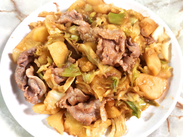 豚こまとたっぷりポテトのオイマヨ炒め