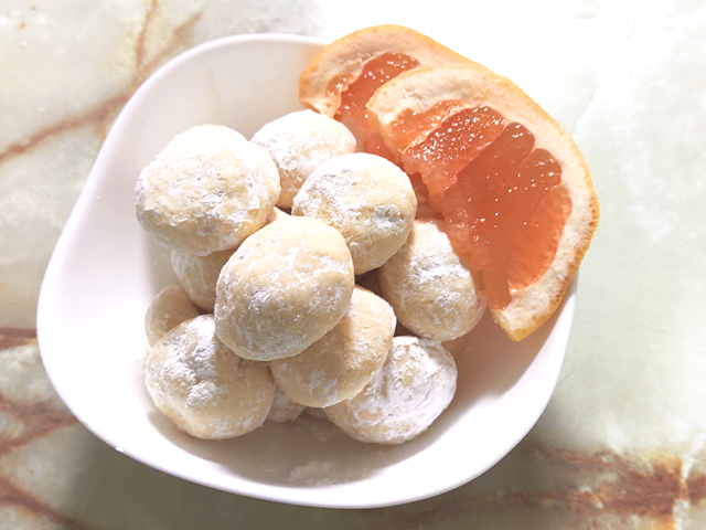 グレープフルーツのスノーボールクッキー