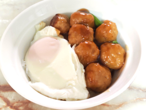 肉団子の甘酢あんかけ丼