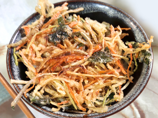 野菜たっぷり！パリパリのかき揚げ天丼