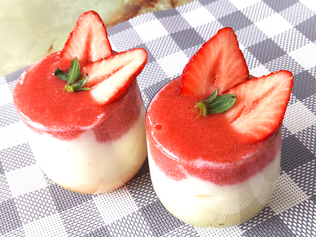 苺たっぷり！ドリンク風ミルクデザート