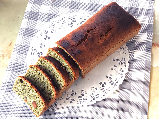 グルテンフリー!蓬と甘納豆の米粉パウンドケーキ