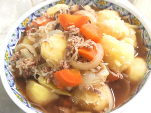 シンプルな甘辛味で！ひき肉の肉じゃが風