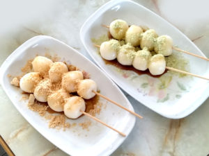 二種のきなこで！簡単！黒蜜きなこの串団子