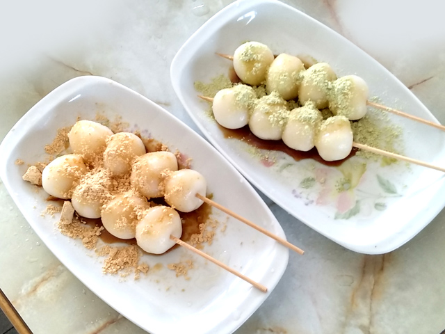 二種のきなこで！簡単！黒蜜きなこの串団子