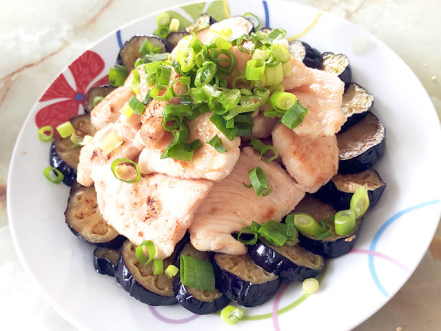 やわらかい～！ナスと鶏むねの甘酢ダレがけ