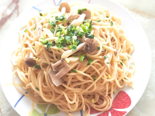 100均の響王使用！和風のねぎとしめじのパスタ