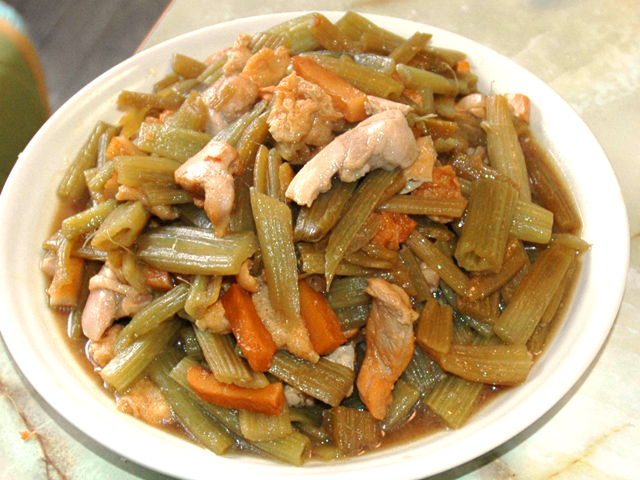 旬の山菜を使って！ふきの炒め煮で大量消費