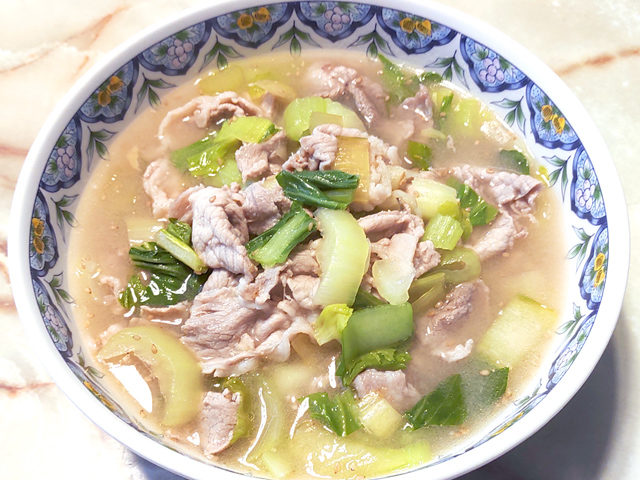 あっさり！豚こまとチンゲン菜の塩ベーススープ