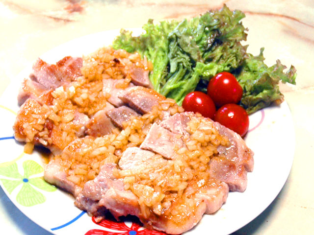 豚ロース肉で！トンテキのシャリアピンソース風