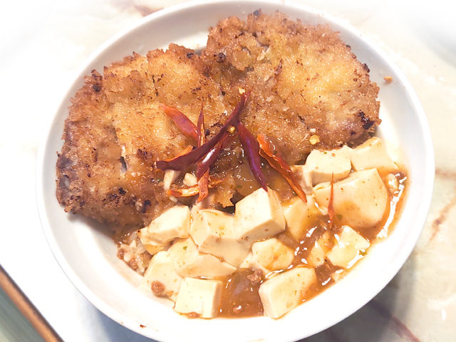 かつや風？豚ロースの麻婆とんかつ丼