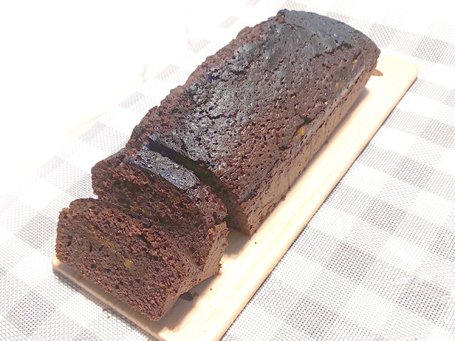 ジャムをサンド！ブラウニー風チョコパウンドケーキ