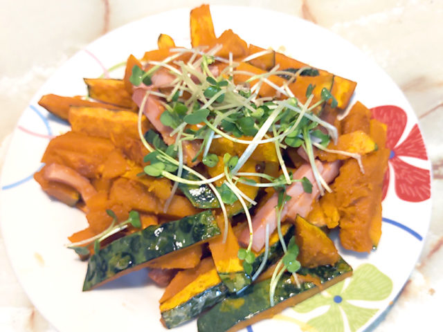 ハロウィンにも！揚げかぼちゃのホットサラダ