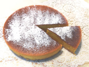 ハロウィンに！シンプルな南瓜のスフレケーキ