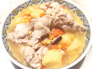 寒い夜に温まる！手羽元の塩バター風肉じゃが