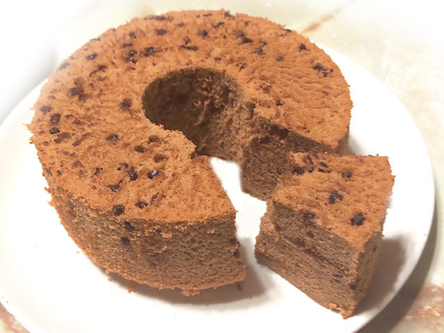100均のチョコチップをプラス！モカシフォンケーキ