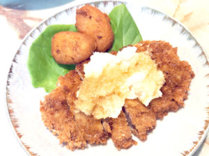 トンカツアレンジ!おろしバター醤油風ソース仕立て