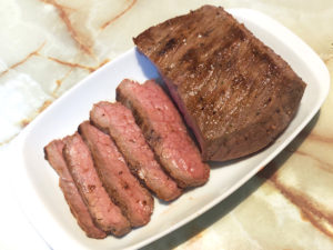 100均のスパイスで！フライパンでローストビーフ