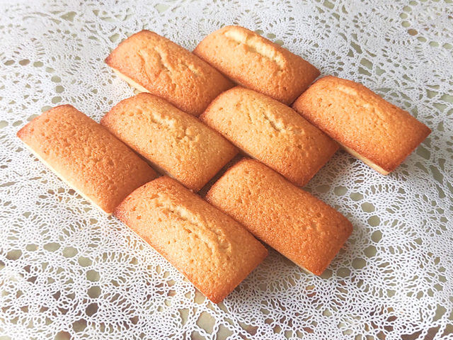 100均のシリコン型で！シンプル★フィナンシェ