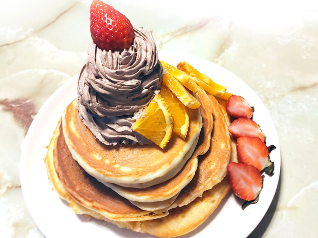 HMなし！本格パンケーキのチョコクリーム添え