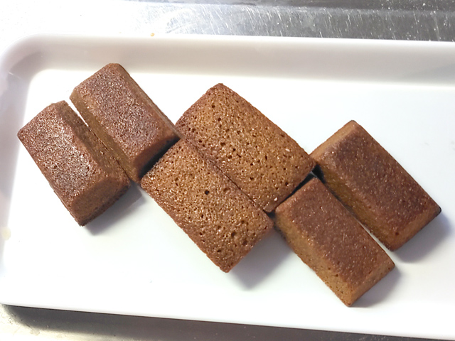 100均のシリコン型で！コーヒーフィナンシェ