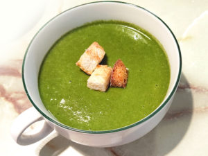 抹茶のようなグリーン！ほうれん草たっぷりポタージュ